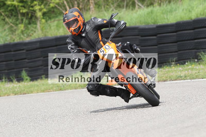 Archiv-2025/10 23.04.2025 Cornu Master School ADR/rot-rouge/50